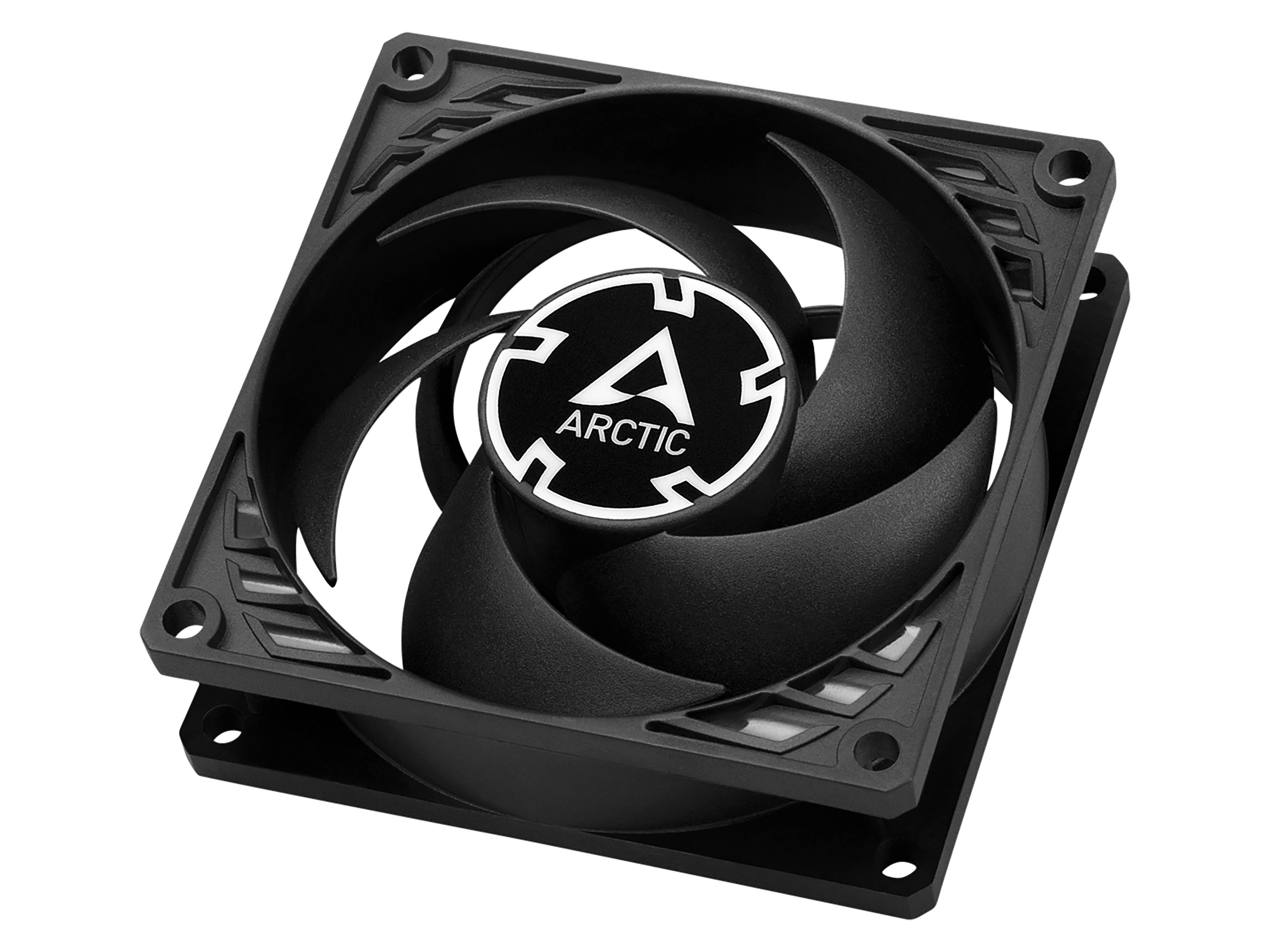 Ein schwarzer ARCTIC-Marken-Computerkühllüfter mit einem gebogenen Klingendesign, der seine Struktur und das Markenlogo in der Mitte präsentiert.