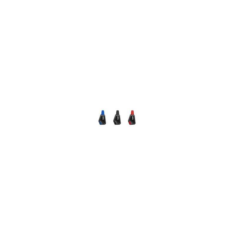 Drei kleine schwarze Druckerpatronen mit blauen, schwarzen und roten Kappen auf weißem Hintergrund.