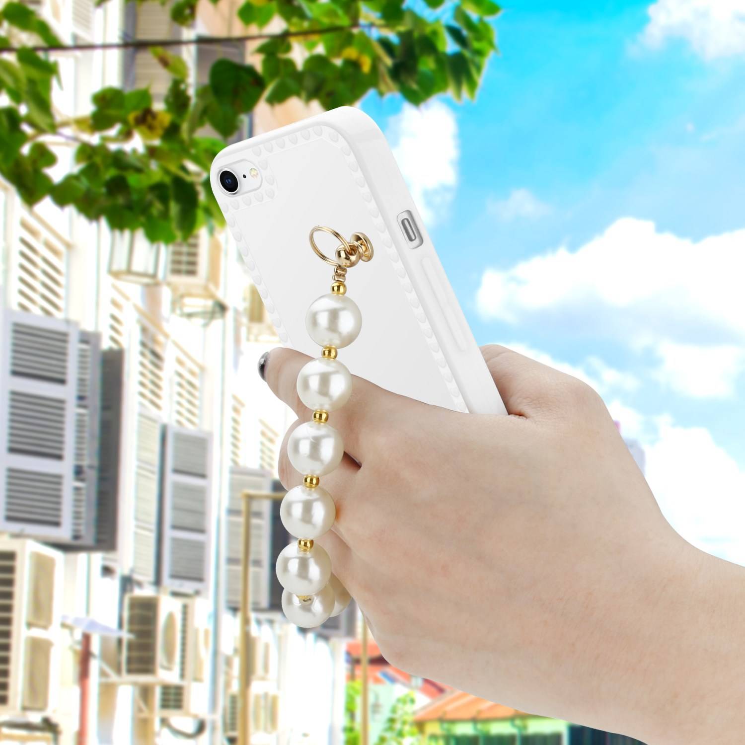 Cadorabo Hülle für Apple iPhone 7 / 7S / 8 / SE 2020 Schutz Hülle in Weiß Handyhülle TPU Etui Cover Handgelenk Kette