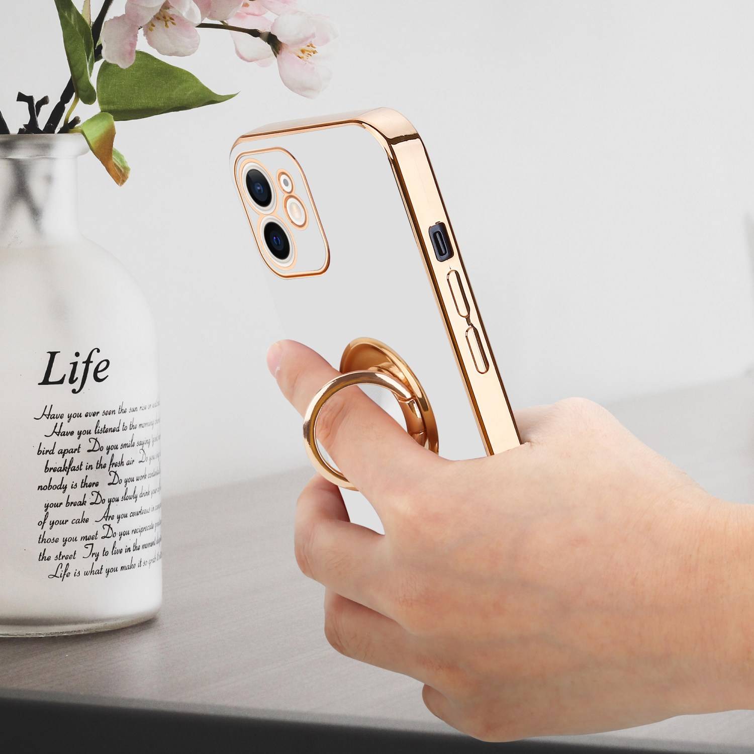 Cadorabo Schutzhülle für Apple iPhone 11 Hülle in Weiß Etui Case Cover Kameraschutz magnetische Autohalterung