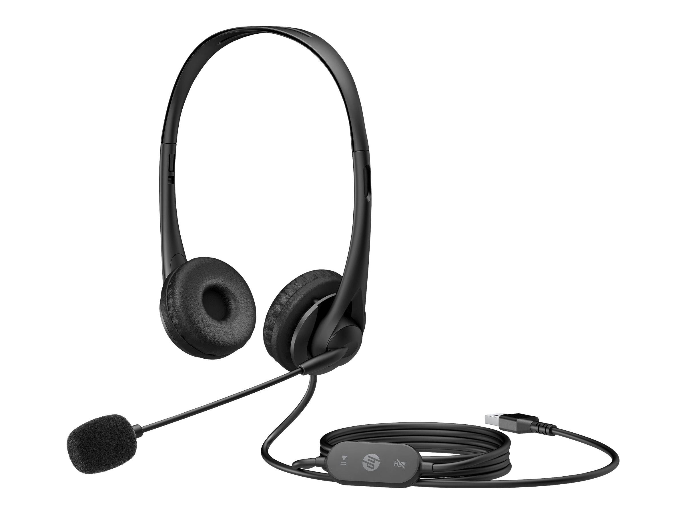 Schwarzes Over-Ear-Kopfhörer-Set mit verstellbarem Mikrofon und USB-Anschluss, ruht auf weißem Hintergrund.