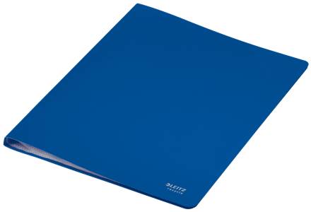 Blauer Präsentationsmappen- oder Klemmbrettblock von Leitz auf schwarzem Hintergrund, geschlossen in Schrägansicht gezeigt.