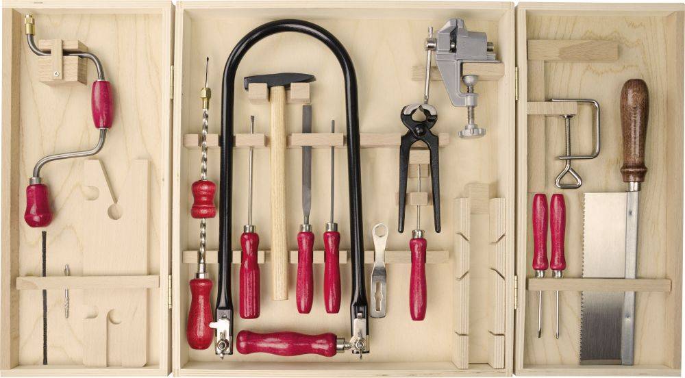SELVA Kinder-Werkzeugschrank inkl. Laubsäge, Hammer, 26 Teile, made in Germany