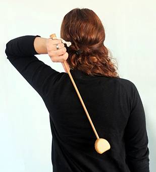 Maximex Buchenholz Kratzbürste mit Naturborsten, Rückenkratzer und Massagebürste