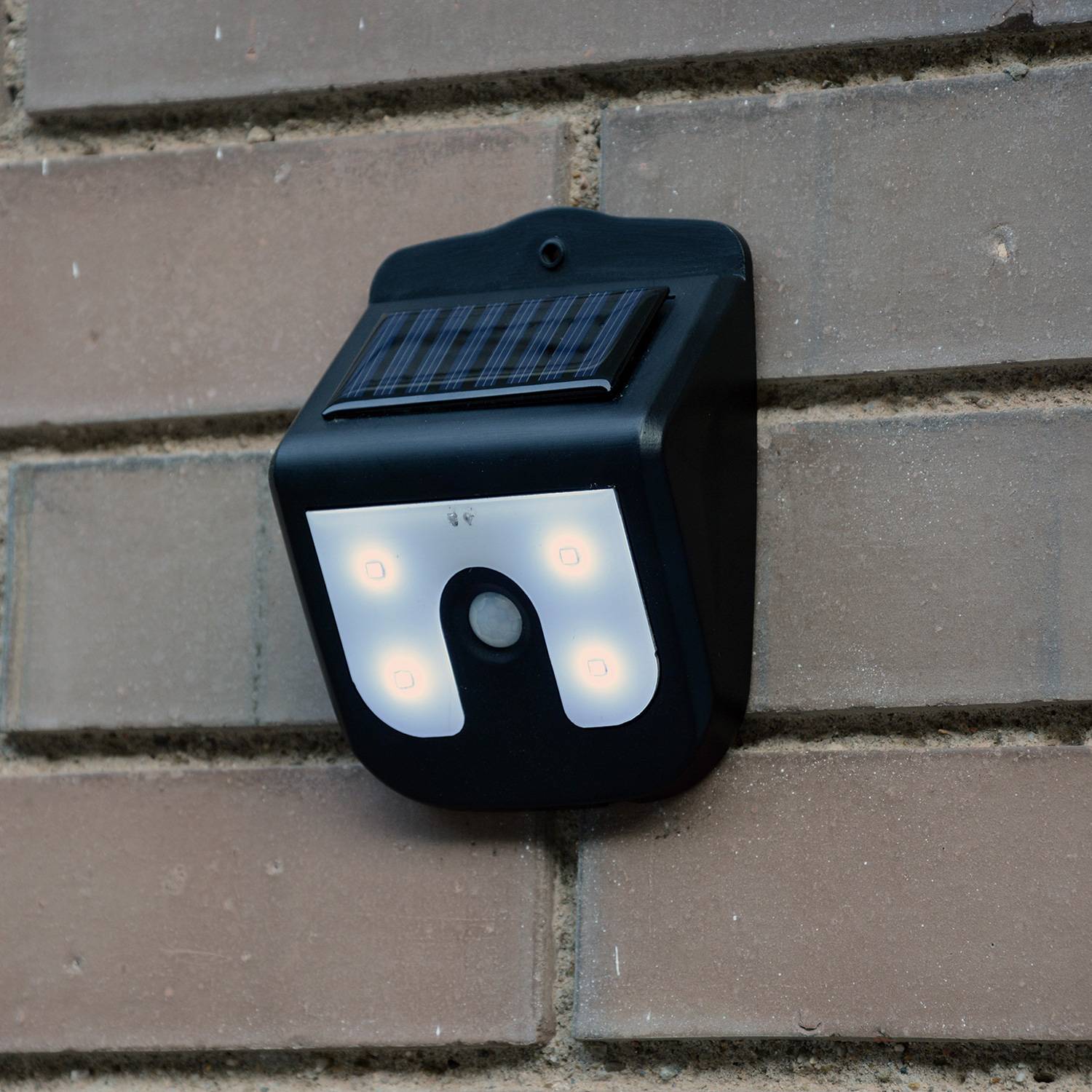 SELVA Solarlampe mit eingebautem Bewegungsmelder