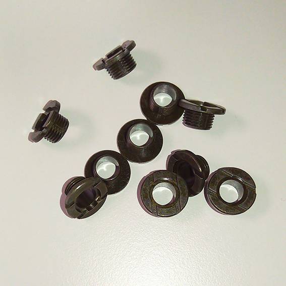 SELVA Zentralschraube M8 x 0,75 schwarz Ansatz 5mm