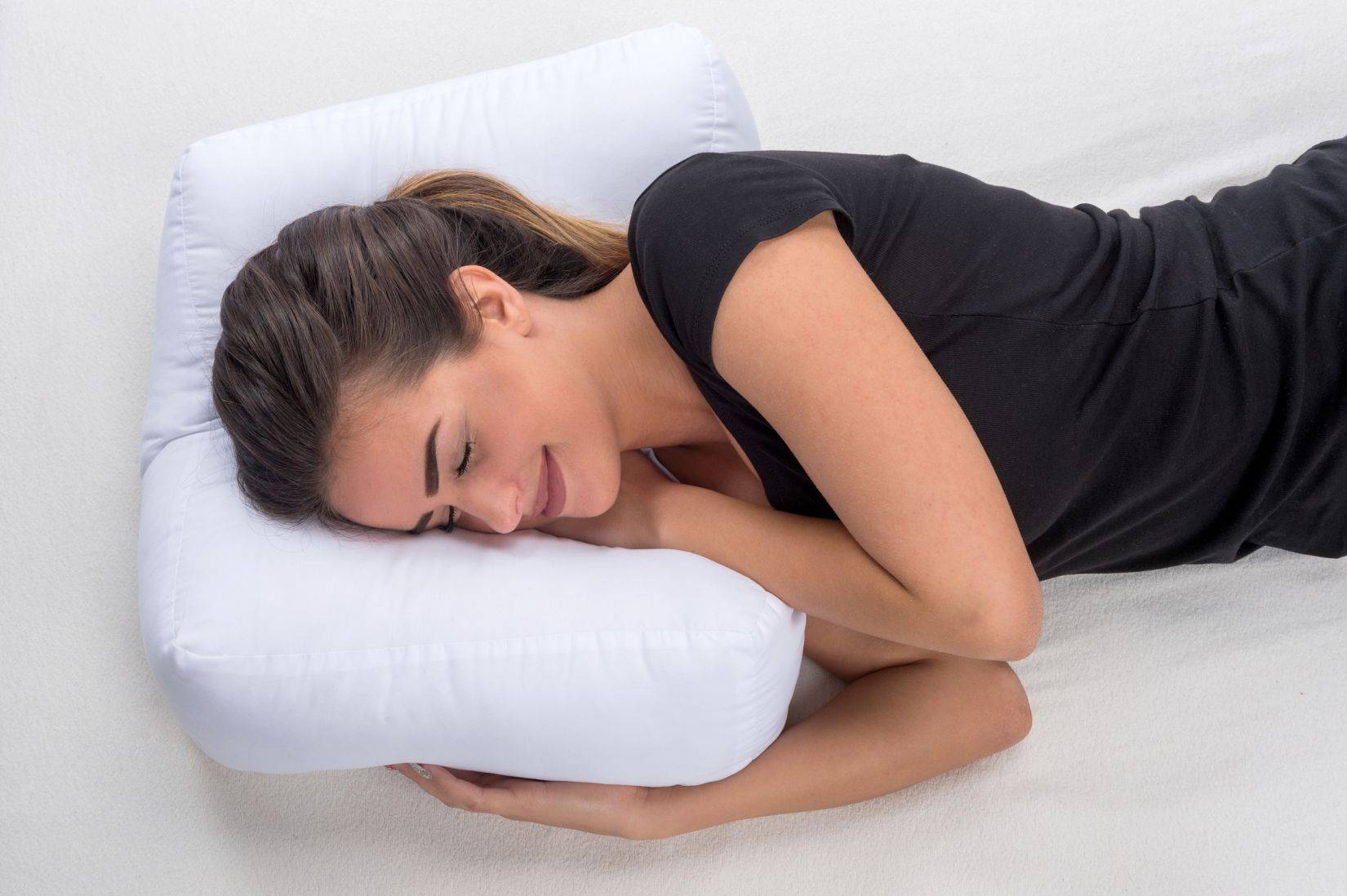 Maximex Seitenschläferkissen mit Polyesterbezug für eine ruhige Nacht - innovativ, kuschelig, wohltuend