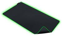 Schwarzes Gaming-Mousepad mit neongrünem Rand und Nahtenkante, gezeigt auf weißem Hintergrund