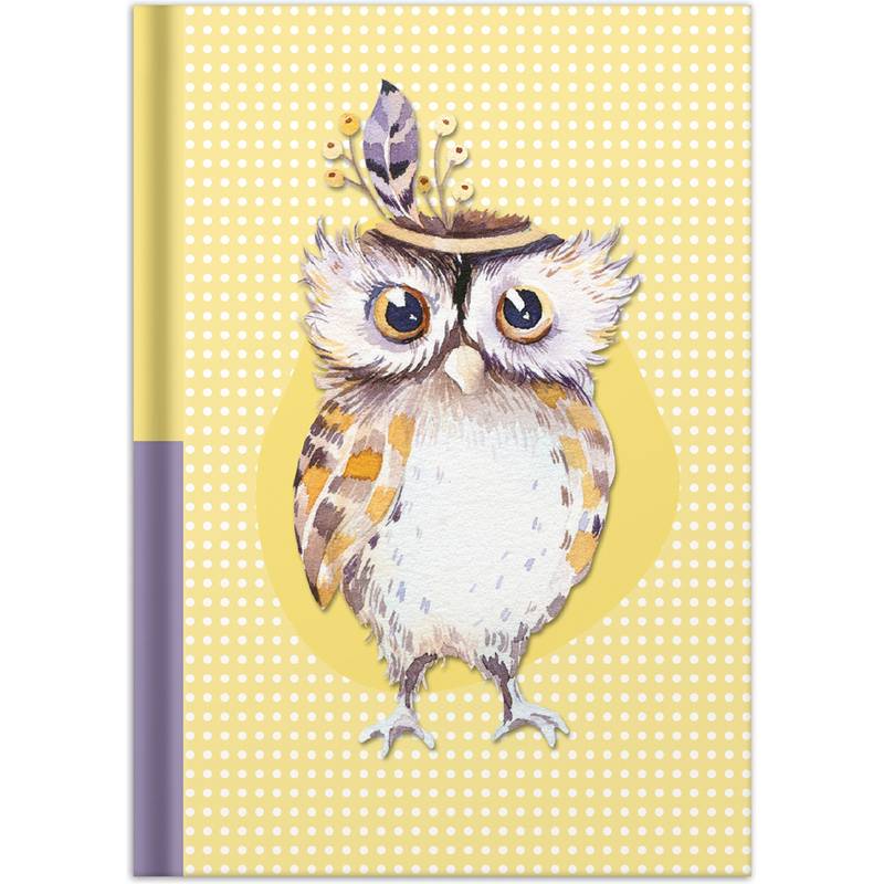 Eine Illustration einer verspielten Eule mit einem kleinen Hut und einer Feder, vor einem gelben Hintergrund mit Polkapunkten. Die Eule hat große, ausdrucksvolle Augen.