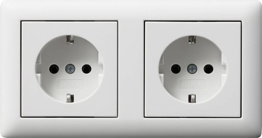 Gira Steckdose 2-fach verdr. 479304