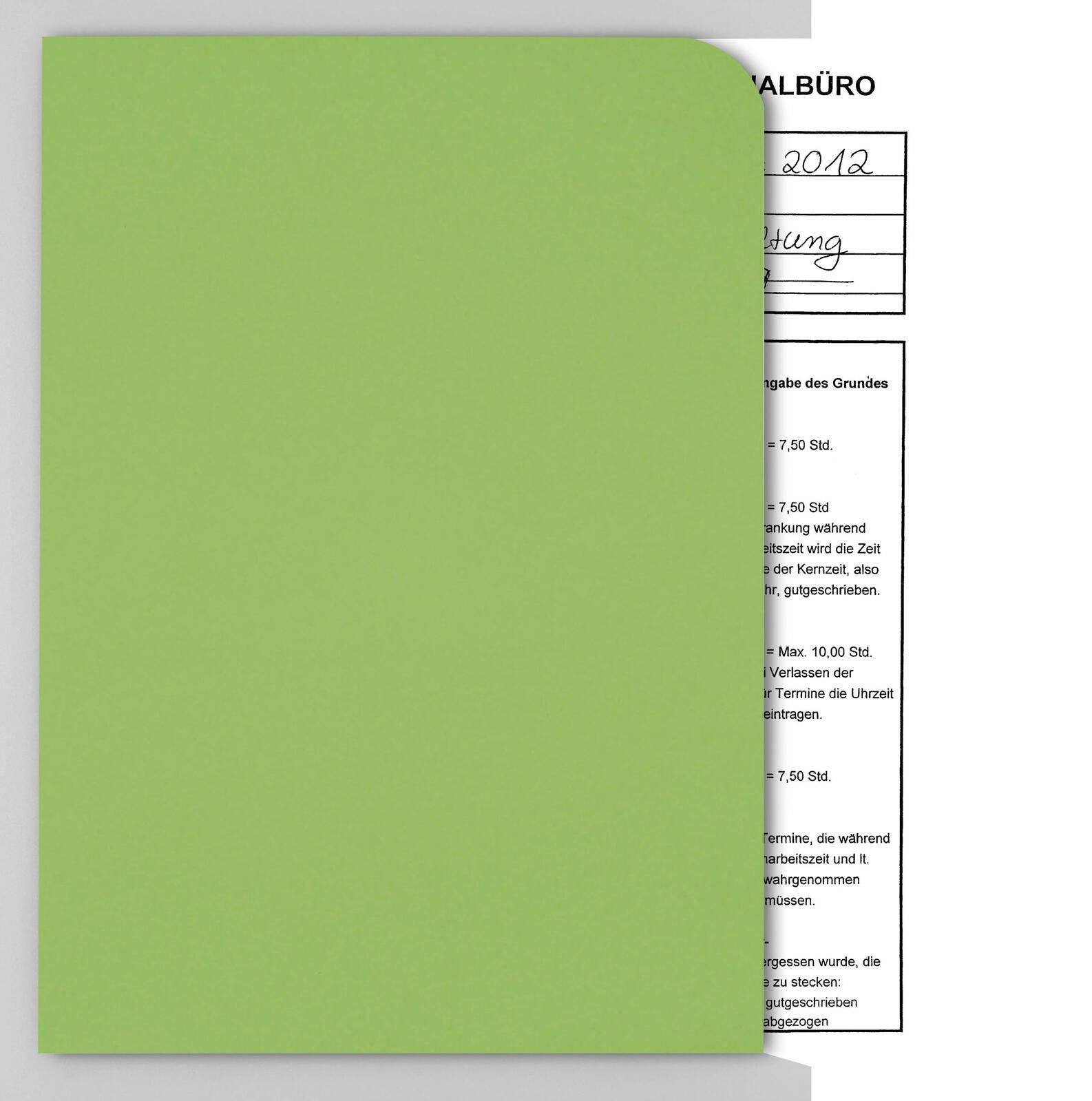 Grüner Ordner, der den größten Teil eines deutschen Dokuments bedeckt und nur den rechten Rand mit handschriftlichen Notizen und gedrucktem Text sichtbar lässt.