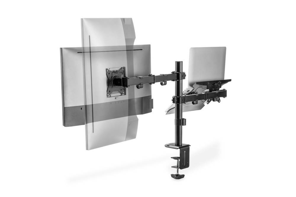 Zwei-Monitor-Arm-Setup mit einer Monitorhalterung und einem Laptophalter auf einem Ständer. Verstellbar für flexible Positionierung auf einem Schreibtisch.