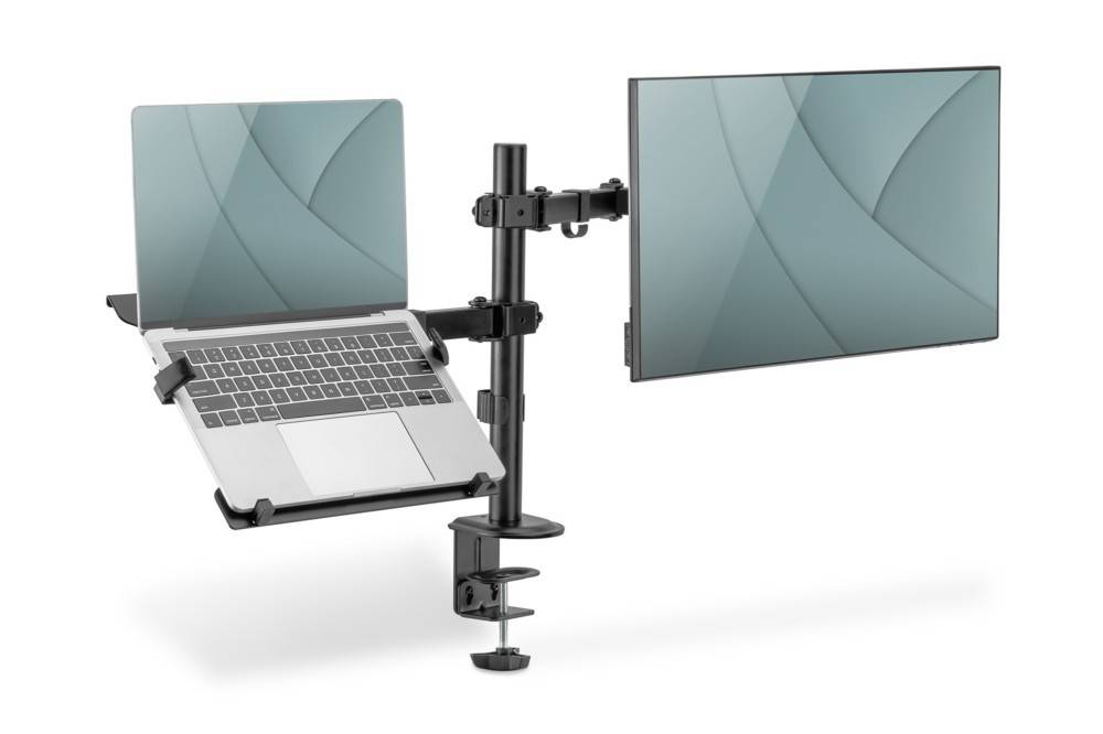 Eine Dual-Monitor-Ständer-Konfiguration mit einem angeschlossenen Laptop und einem Monitor, der an einem Schreibtisch eingeklemmt ist. Der Monitor und der Laptop sind nebeneinander ausgerichtet.