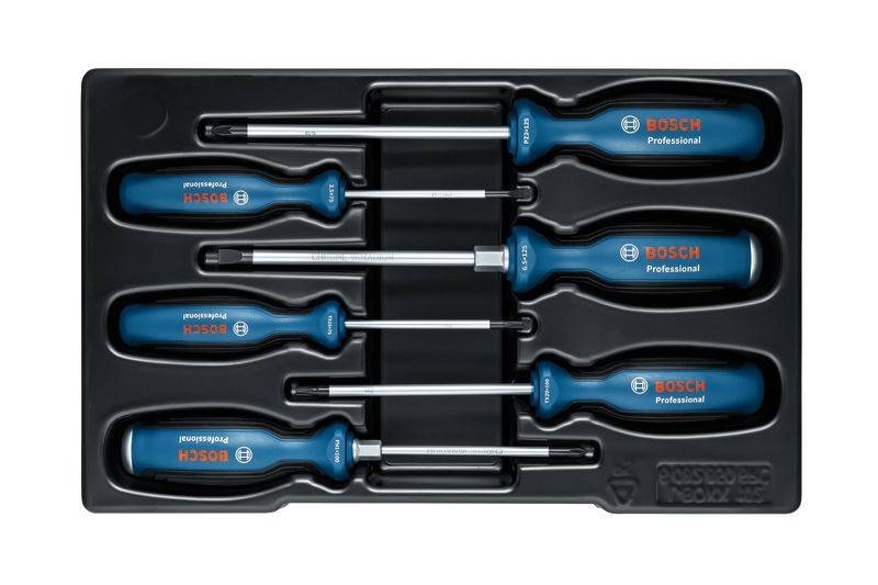 Ein schwarzes Kunststoffgehäuse enthält sechs Bosch Professional Schraubendreher mit blauen Griffen in verschiedenen Größen, die ordentlich in zwei Reihen angeordnet sind.