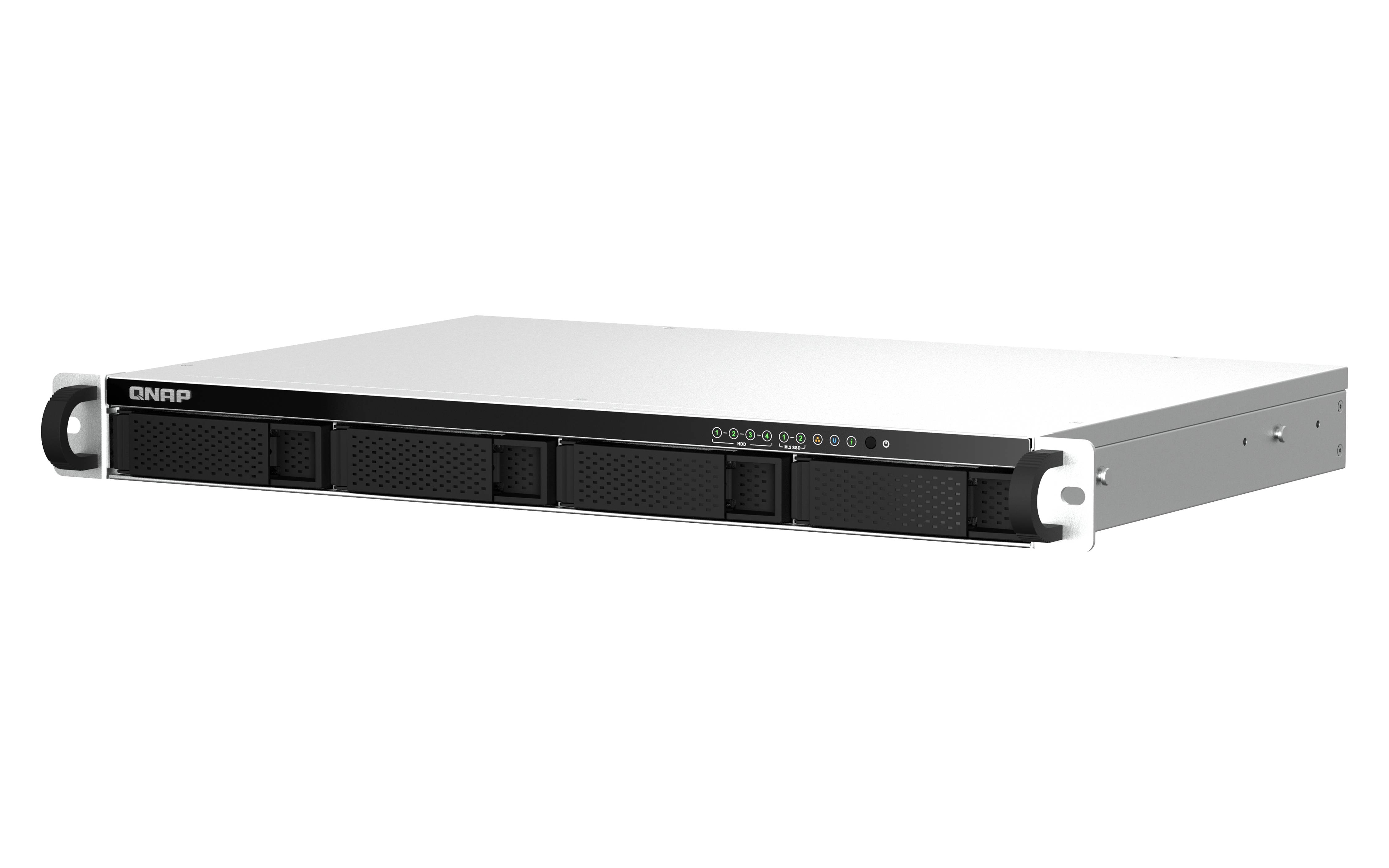 Rackmount-QNAP-NAS-Server mit vier vorderen Laufwerkschächten und Statusleuchten, gezeigt auf schwarzem Hintergrund.