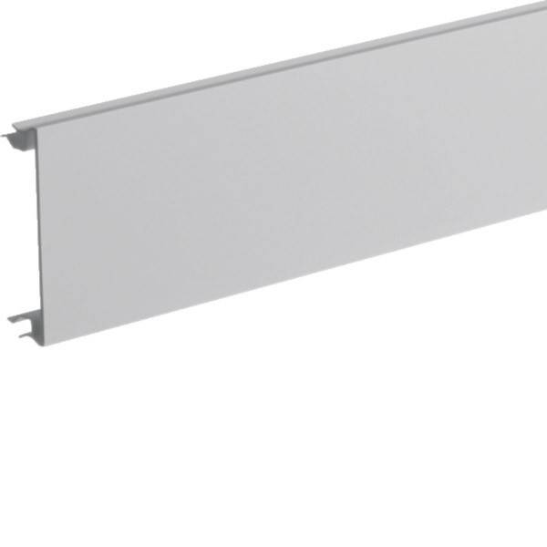 Ein flaches, rechteckiges Metallpanel mit einer glatten, grauen Oberfläche, möglicherweise als Teil von Möbeln oder in der Baubranche verwendet.