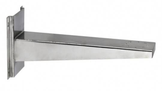 Ein glänzender, metallischer Dreiecksmaßstab mit abgeschrägten Kanten, der für präzise Messungen beim technischen Zeichnen und Design verwendet wird.