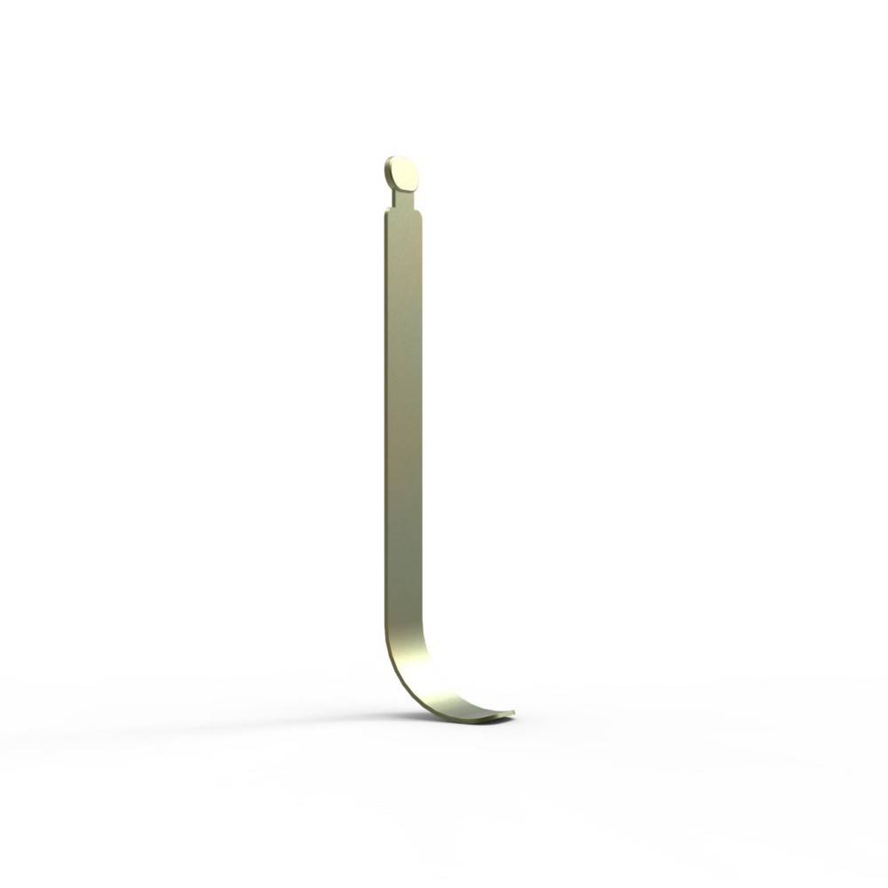 Ein gekrümmter Metallhaken auf weißem Hintergrund, vertikal stehend.