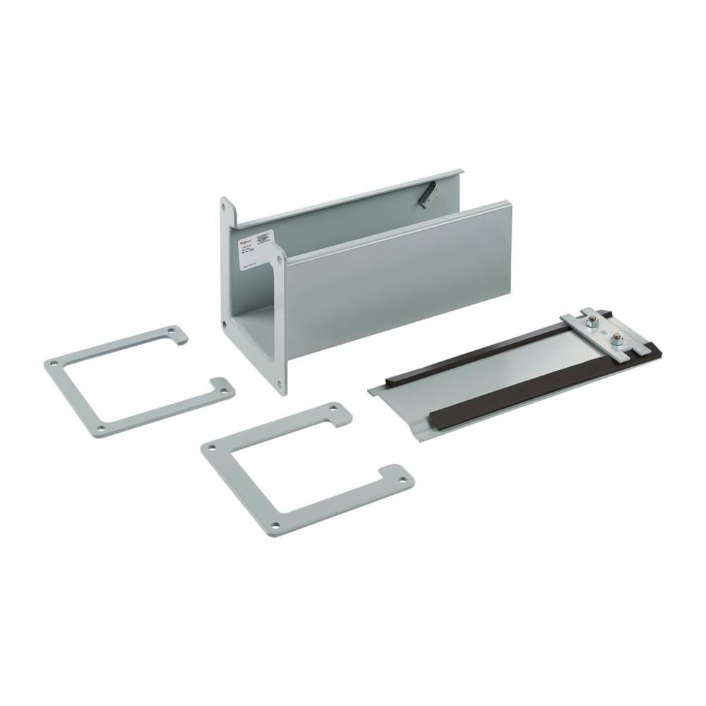 Komponenten einer elektrischen Baugruppe einschließlich eines Metallgehäuses und Befestigungshalterungen, auf einem weißen Hintergrund angeordnet.