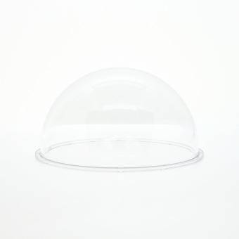 Eine durchsichtige Plastikkuppel mit kreisförmiger Basis, die auf einem weißen Hintergrund platziert ist. Die Kuppel ist leer und hat eine glatte, glänzende Oberfläche.