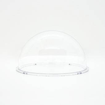 Eine klare Haube, die auf einer weißen Oberfläche platziert wird, wird als Vitrinendeckel verwendet, um Gegenstände zu schützen und gleichzeitig sichtbar zu präsentieren.