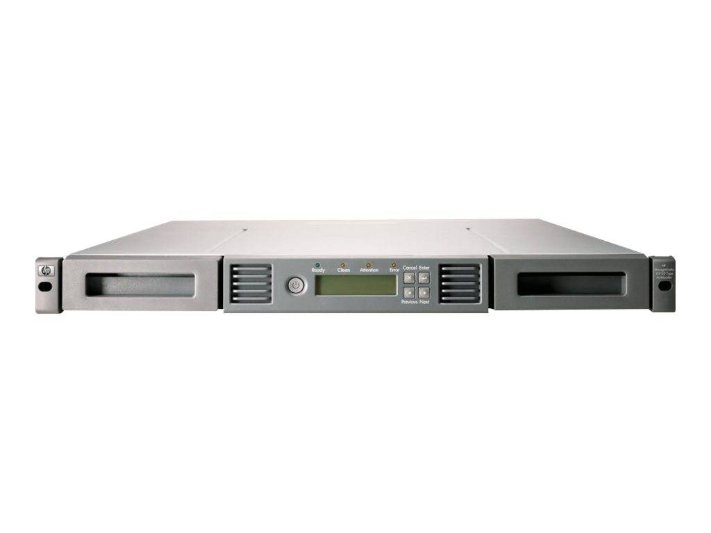 Vorderansicht eines rack-montierten Servers mit zentralem Display, Steuertasten, Lüftungsgittern und Laufwerkschächten auf beiden Seiten.