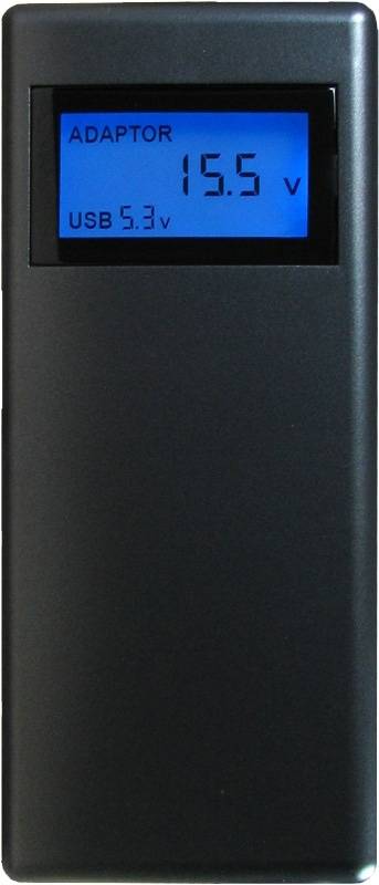 Schwarzer USB-Stromadapter mit blauem LCD-Display, das „15,5 V