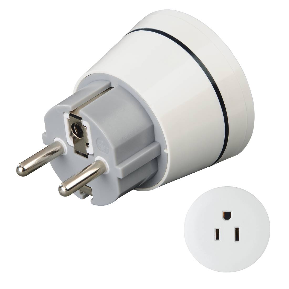 Universeller Reiseadapter mit zwei runden Stiften und eingelegtem US-Steckdosen-Adapter auf weißem Hintergrund.