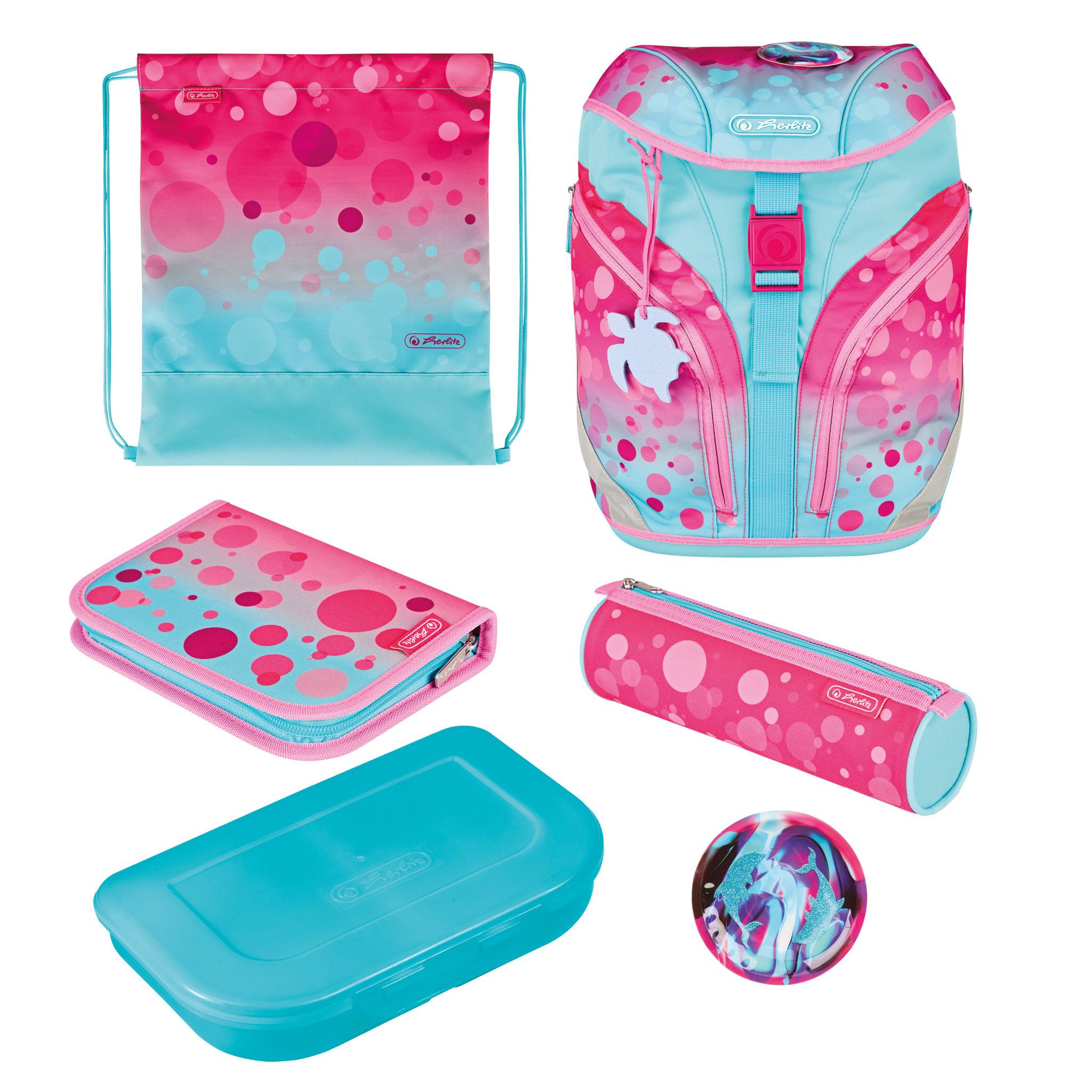 Rosa und türkises Schulset mit Rucksack, Turnbeutel, Federmäppchen, Lunchbox und passendem rundem Accessoire auf weißem Hintergrund.