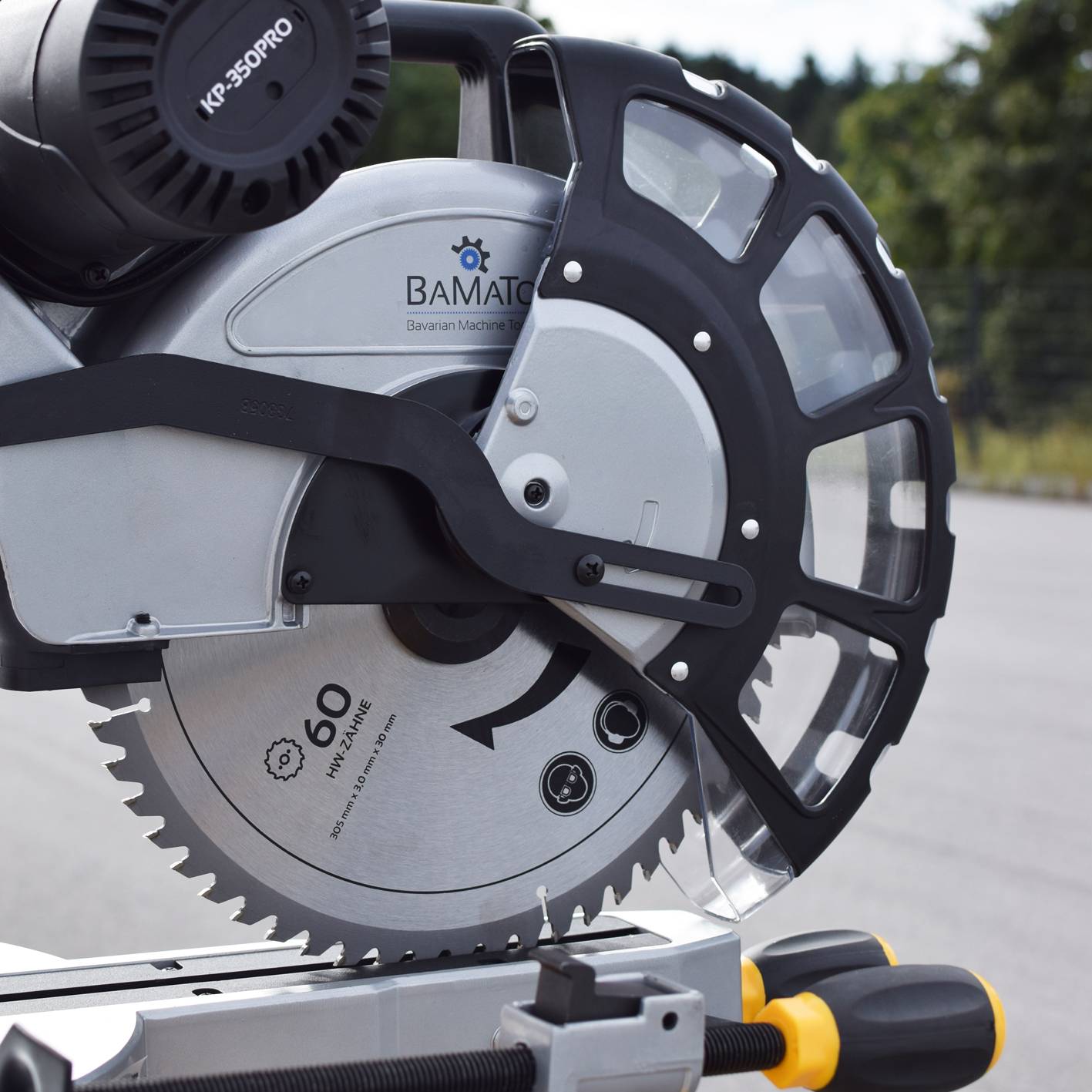 BAMATO Zug- Kapp- und Gehrungssäge KP-350PRO und Maschinenständer KST-1950