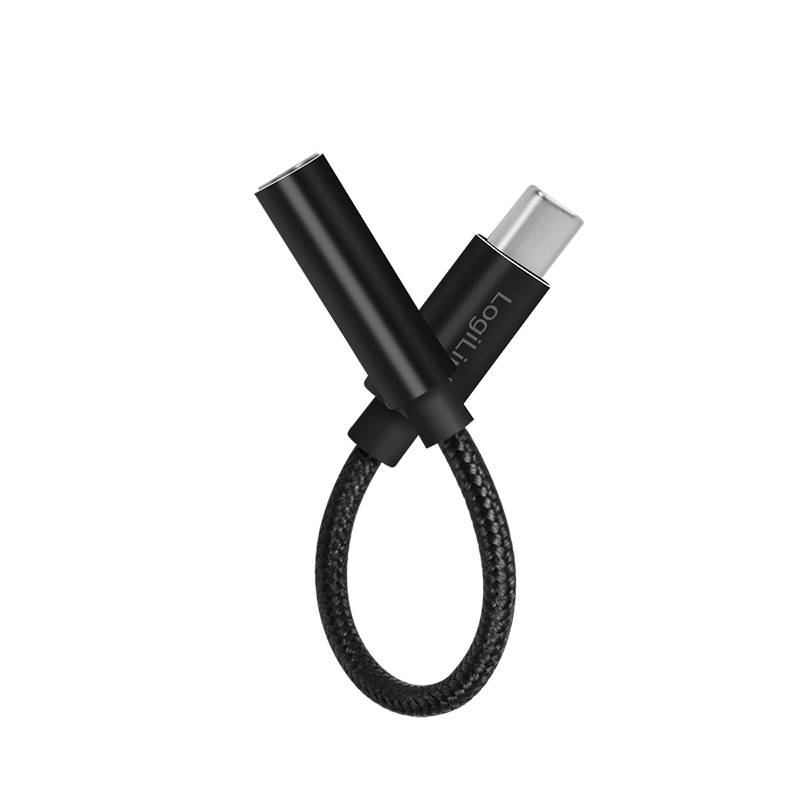 Schwarzes geflochtenes USB-C-Kabel mit einem Stecker und einem verschlossenen Ende, in einer Schleife vor schwarzem Hintergrund angeordnet.