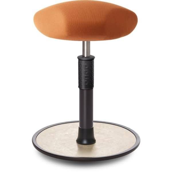 Sitz- Stehhocker Free Regular Triangel Gestrick Orange schwarz /cremeweiß