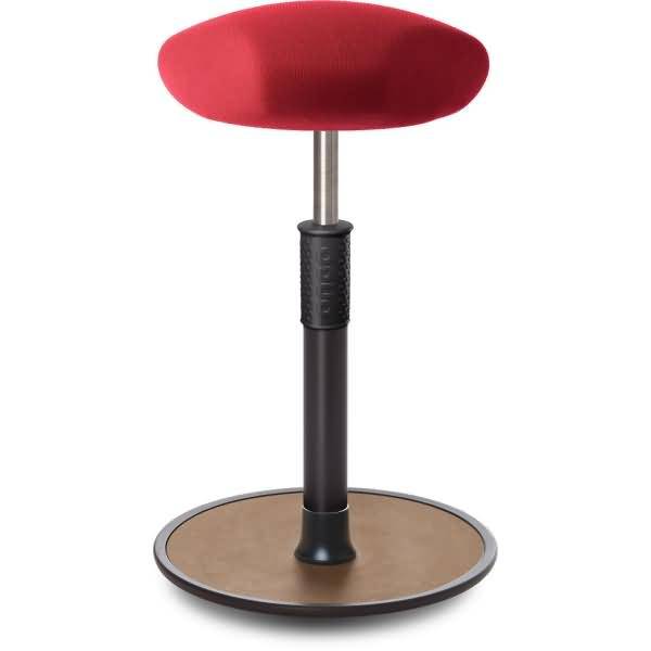 Sitz- Stehhocker Free Tall Triangel Gestrick Rot schwarz /Natur