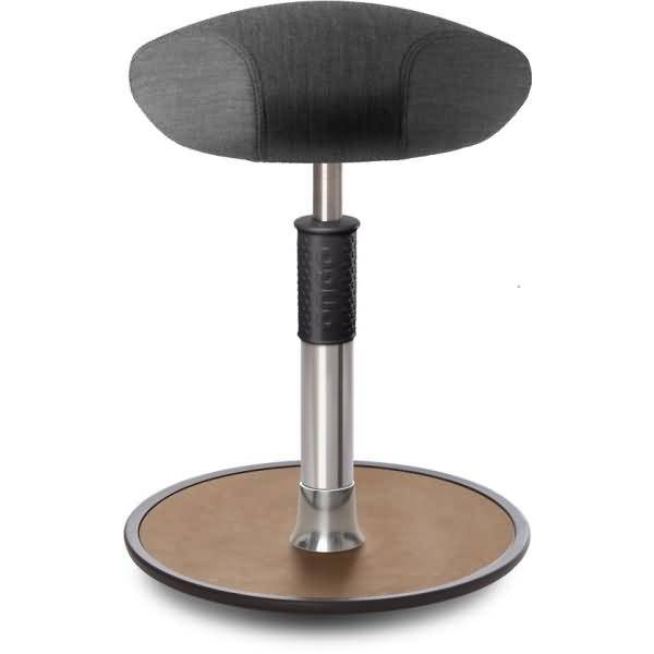 Sitz- Stehhocker Free Regular Triangel kvadrat Remix Salz&Pfeffer chr. /Natur