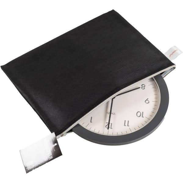 Reißverschlussbeutel A4 non-woven-PP opak schwarz