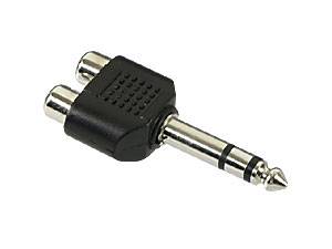 Ein Stereo-Audioadapter mit einem 3,5-mm-Stecker und zwei RCA-Buchsen, verwendet zum Verbinden von Audiogeräten mit Lautsprechern oder Receivern.