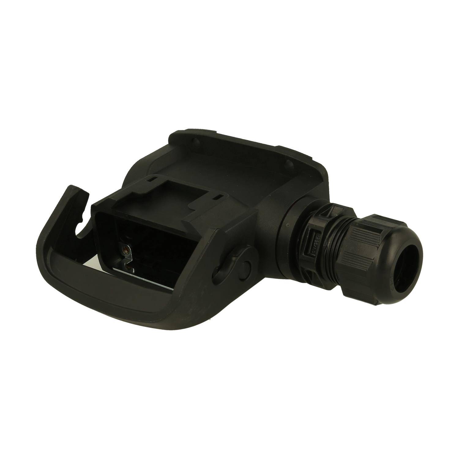 Eine Nahaufnahme eines schwarzen, robusten Industrie-Steckers mit Schutzkappe, die sein stabiles Design zeigt, das für raue Umgebungen geeignet ist.