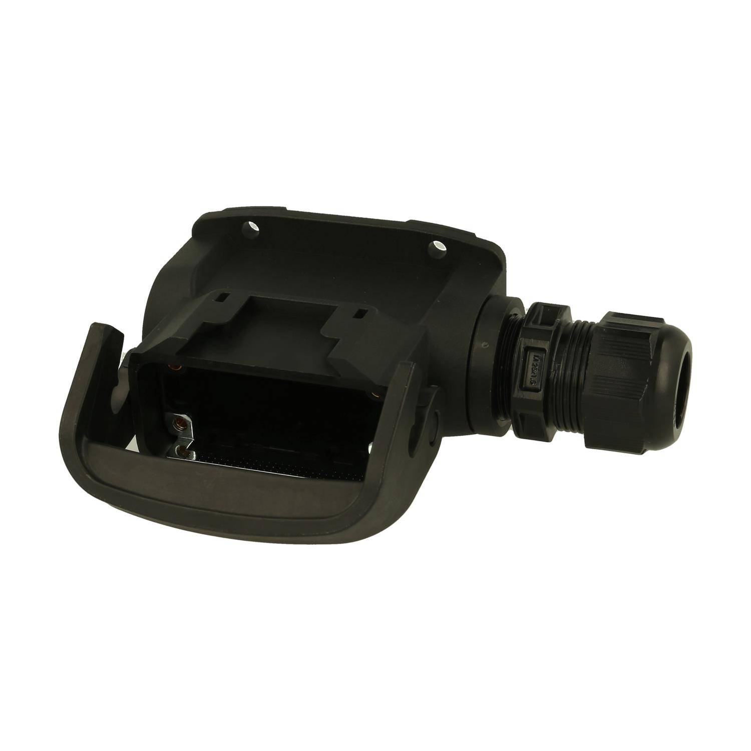 Ein schwarzer Elektrorohrverschraubung mit Befestigungshalter, verwendet zum Sichern von Elektrokabeln an einem Rohrsystem.