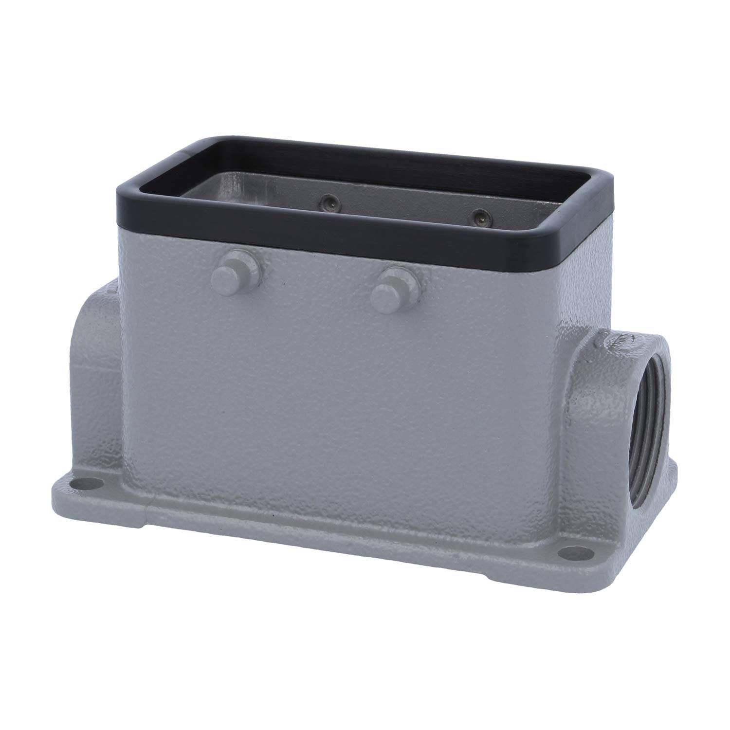 Ein rechteckiges graues Gehäuse für Elektrostecker mit zwei vorstehenden Ausrichtungsstiften und einer Gewindeöffnung an der Seite, auf einer flachen Basis montiert.