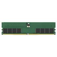 Ein grünes Computer-RAM-Speichermodul mit schwarzen Chips und goldfarbenen Steckerkontakten auf weißem Hintergrund.