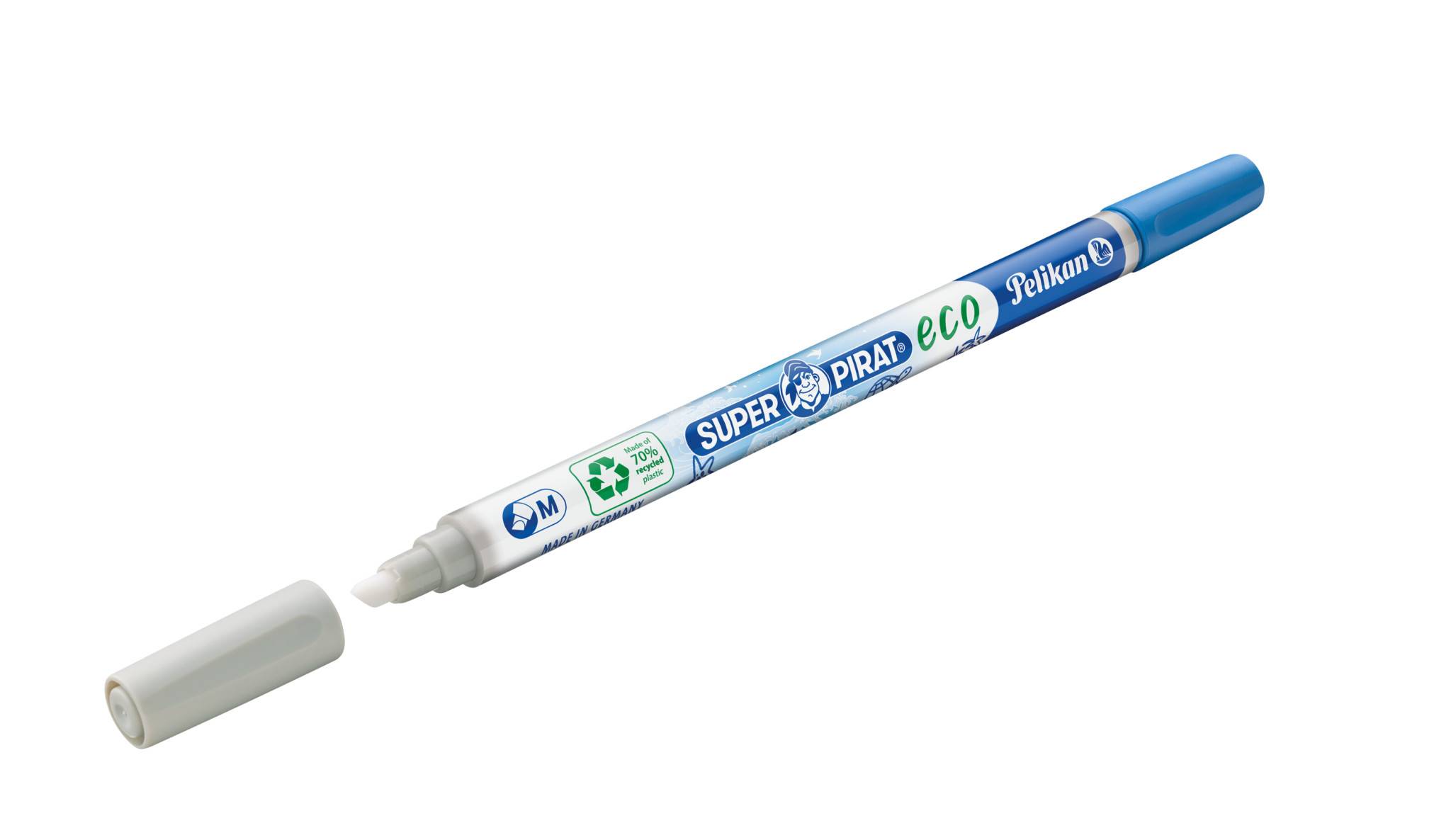 Blauer und weißer Markerstift mit abgenommener Kappe, der die Spitze und den mit „SUPER PIRAT eco
