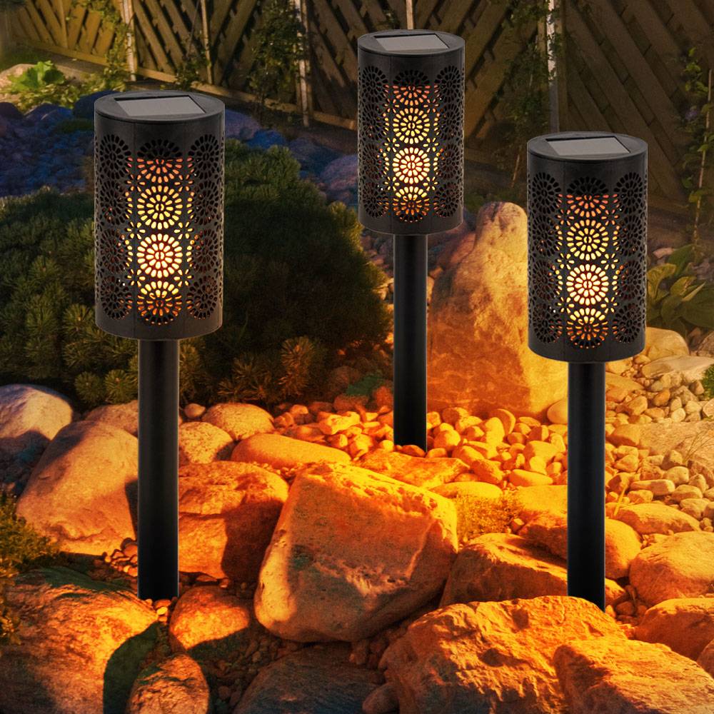 Solarfackel Außenleuchte Terrassenlampe, Steckleuchte mit Dekorstanzungen, integrierter Akku, Feuereffekt, schwarz, 1x LED, DxH 6,6x30 cm, 2er Set