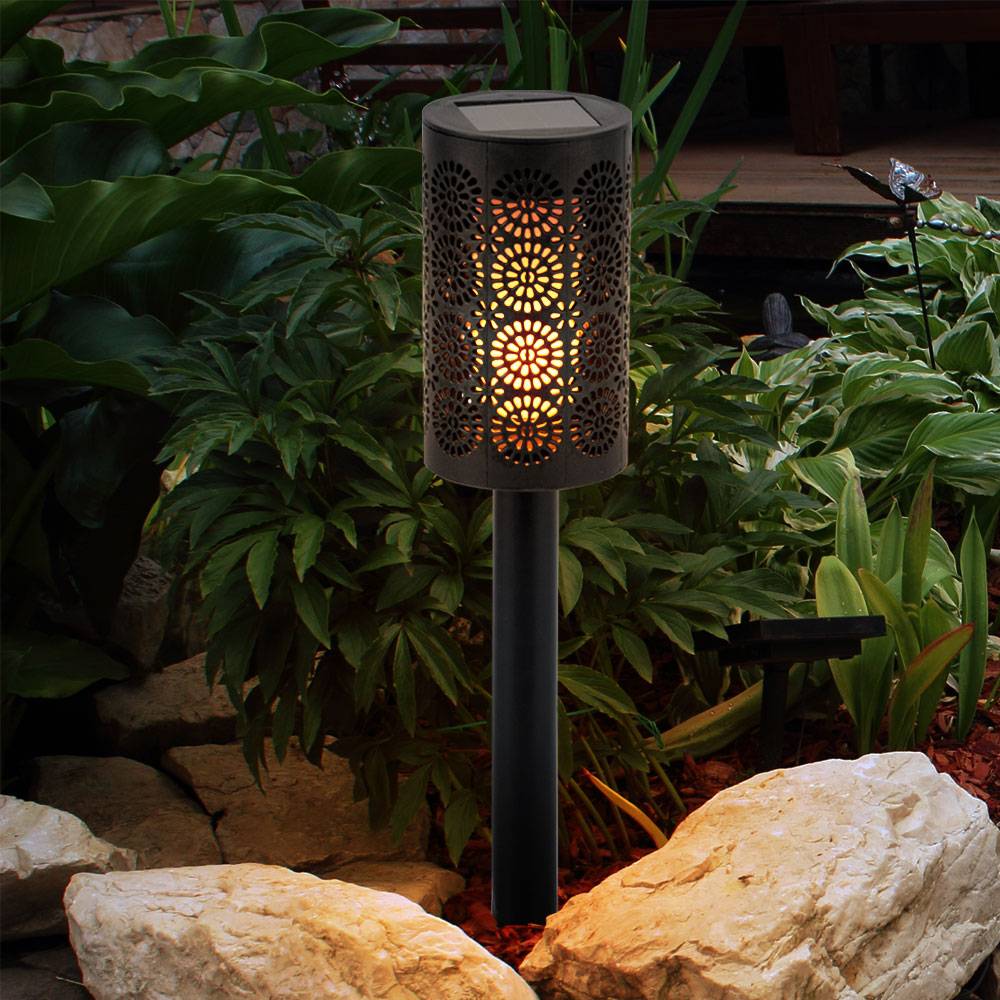 Solarleuchte Gartenlampe Steckleuchte, Fackel mit Dekorstanzungen, Terrassenlampe, Akku, Feuereffekt, schwarz, 1x LED, DxH 6,6x30 cm, 3er Set