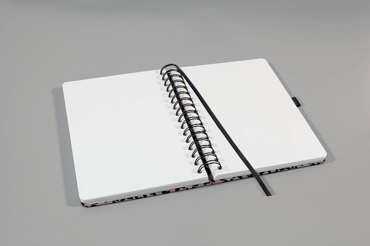 SIGEL Spiral-Notizbuch Jolie - Pink Leo Love - punktkariert (Dot-Lineatur) - 120 g/m² - ca. A5 - Hardcover