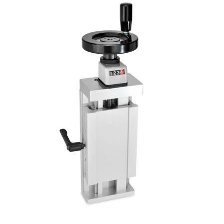 VERSTELLSCHLITTEN MIT HANDRAD UND STELLUNGSANZ.