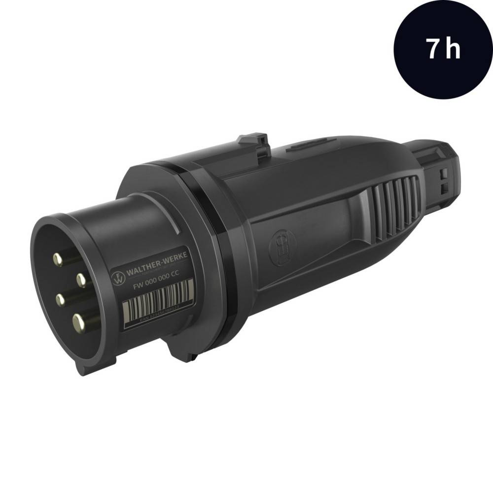 Schwarzer Elektro-Stecker mit mehreren Pins vor weißem Hintergrund, mit einer Beschriftung von '7h' in einem dunklen Kreis, was eine Ladezeit von sieben Stunden anzeigt.