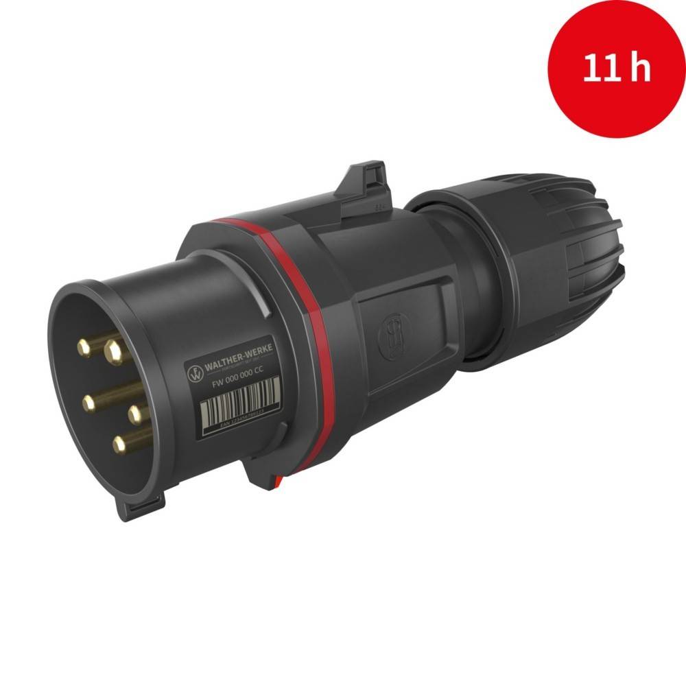 Ein schwarzer industrieller Stecker mit fünf goldenen Stiften und einem roten Akzent, gekennzeichnet mit '11 h' in einem roten Kreis, was eine Ladedauer von 11 Stunden anzeigt.