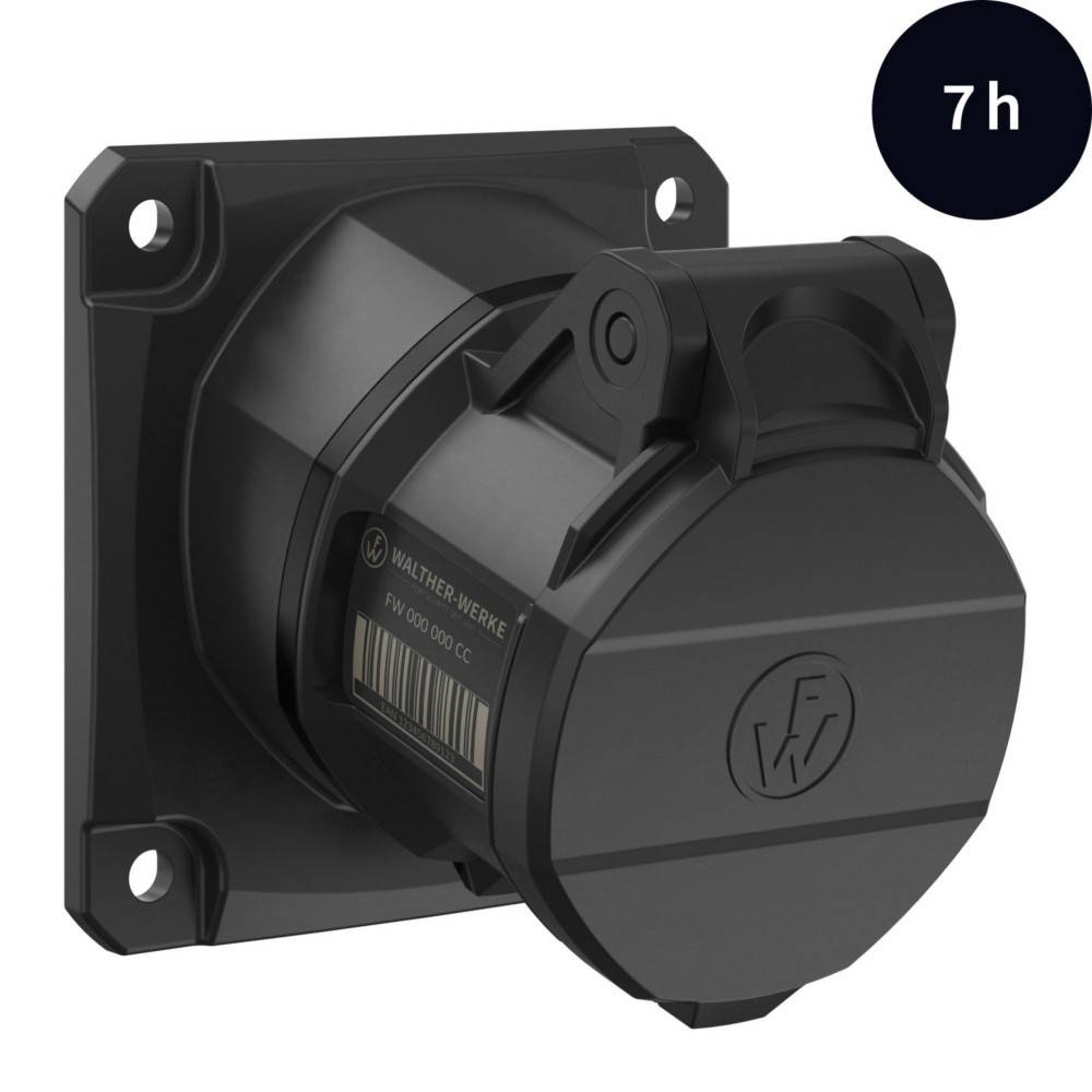 Eine schwarze industrielle Steckdose mit geschlossenem Deckel, auf der oben rechts ein '7h' Timer-Symbol die Dauer anzeigt.