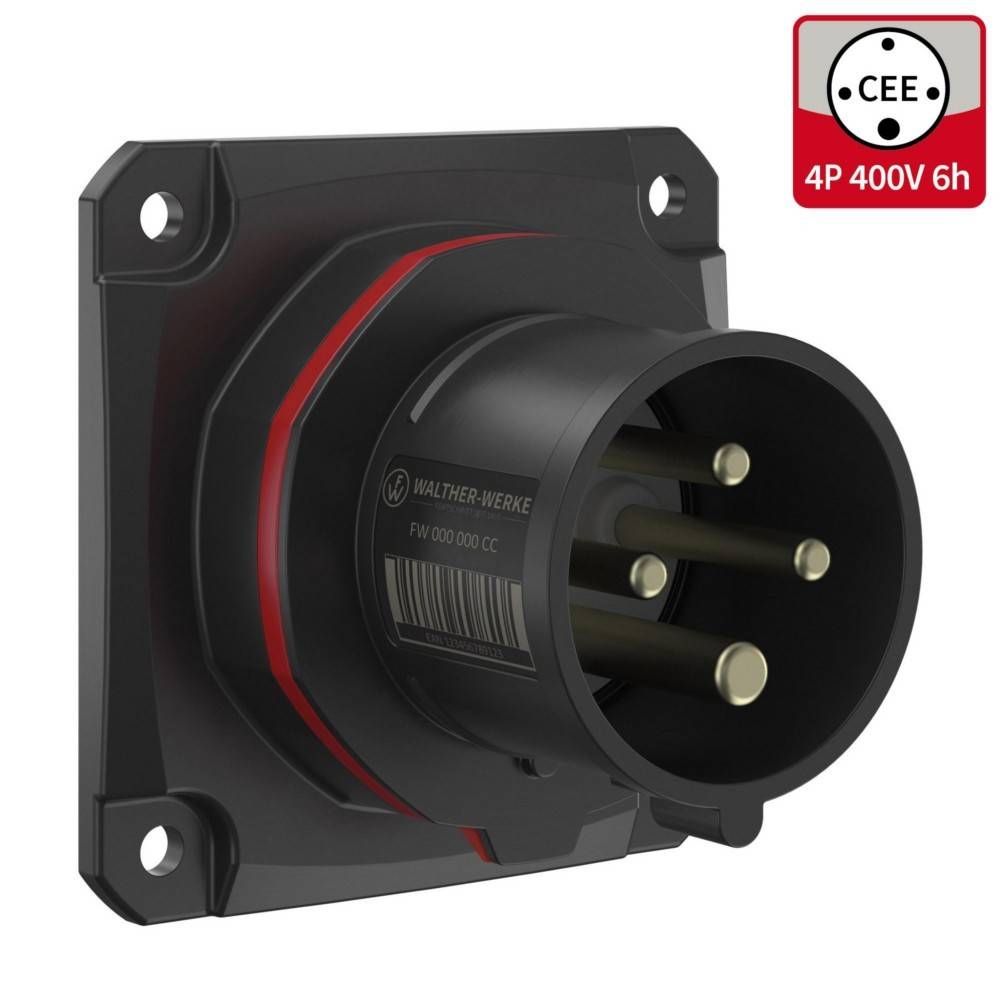 Nahaufnahme eines schwarzen CEE-Elektrosteckers mit vier Pins, beschriftet mit '4P 400V 6h'. Der Stecker ist auf einer quadratischen Platte mit rotem Akzent montiert.