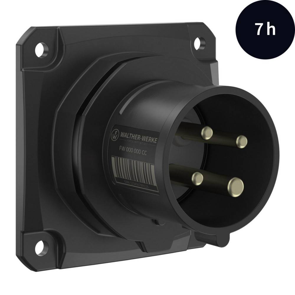 Eine schwarze industrielle Elektro-Steckdose mit drei Stiften und einer Beschriftung an der Seite. In der oberen rechten Ecke ist eine '7h' zu sehen.